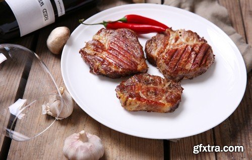 Fried meat with pepper