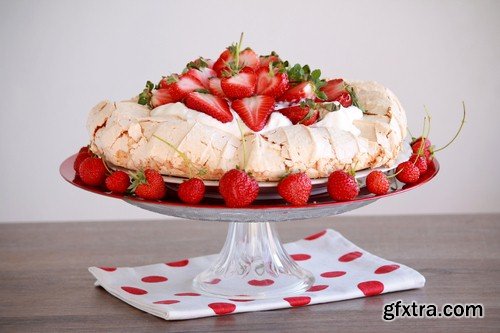 Strawberry cake