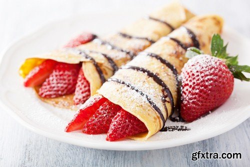 Pancakes with strawberries