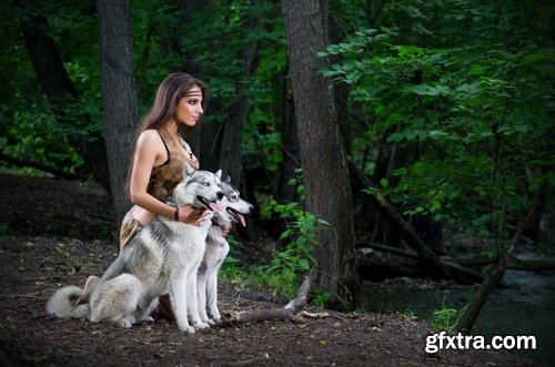 Collection of American Indian girl woman with feathers on the head 25 HQ Jpeg