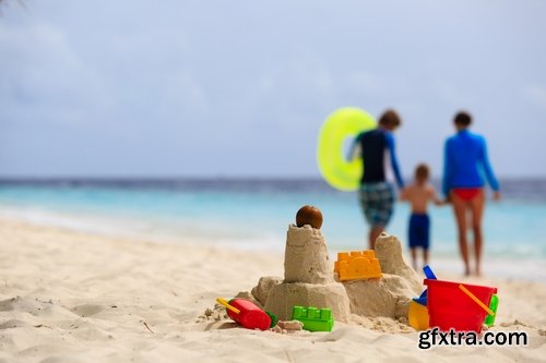 Collection of parents with children on holiday vacation journey kid mom dad 25 HQ Jpeg