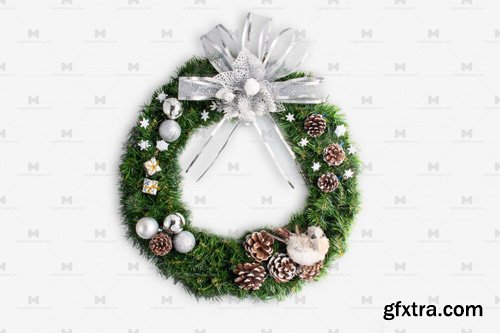 Christmas Wreath Isolate 02