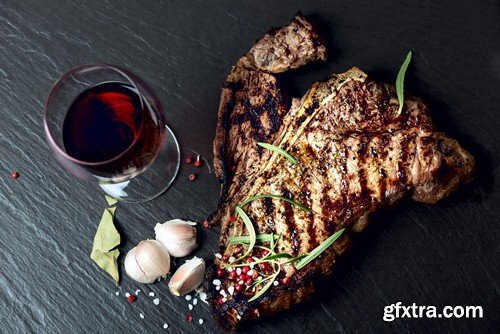 Steak with red wine-6xJPEGs