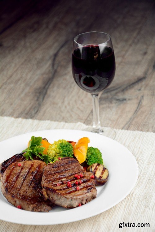 Steak with red wine 1-6xJPEGs