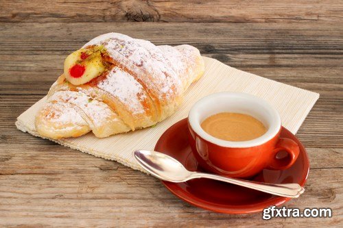 French Croissants - 26xUHQ JPEG