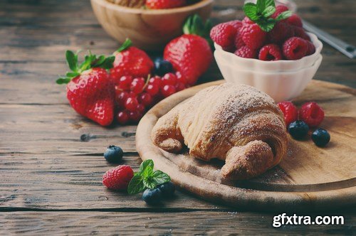 French Croissants - 26xUHQ JPEG