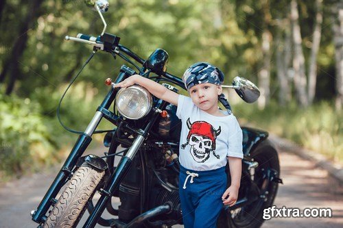 CreativeMarket - Little Bikers T-Shirt Mock-Up 779079