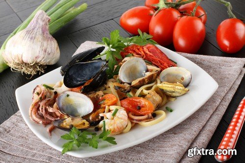 Pasta with seafood - 6 UHQ JPEG