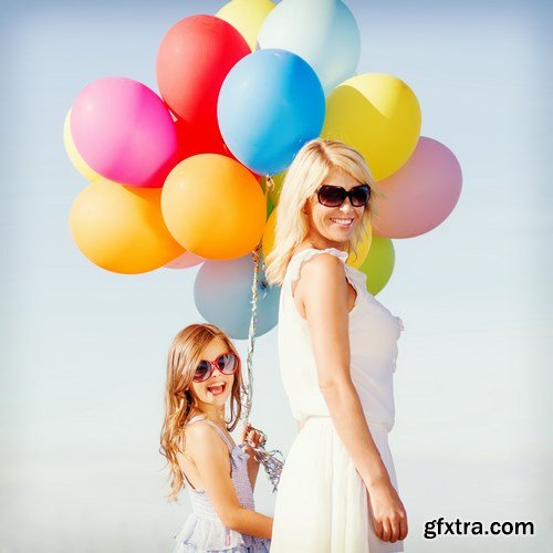 Happy Family & Colorful Balloons - 30xUHQ JPEG