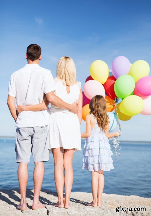 Happy Family & Colorful Balloons - 30xUHQ JPEG