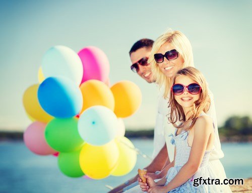 Happy Family & Colorful Balloons - 30xUHQ JPEG