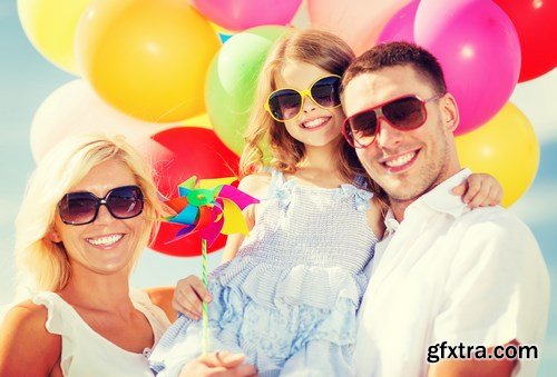 Happy Family & Colorful Balloons - 30xUHQ JPEG