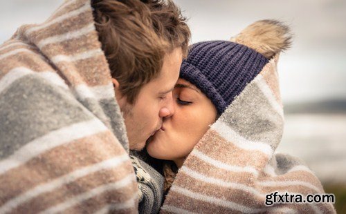 Kissing couples - 8 UHQ JPEG