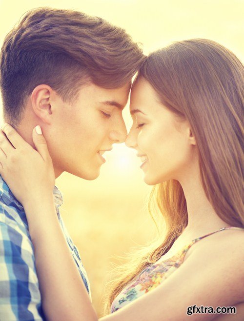 Kissing couples - 8 UHQ JPEG