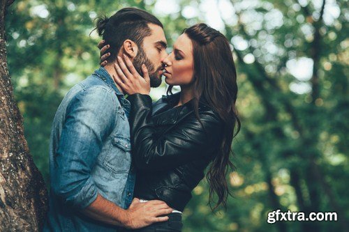 Kissing couples - 8 UHQ JPEG