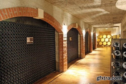 Collection wine cellar barrel room capacity basement 25 HQ Jpeg