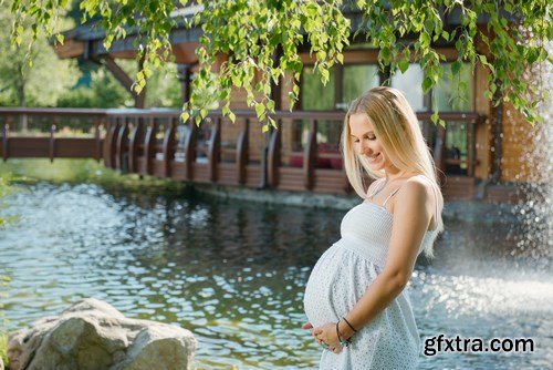 Beautiful Pregnant Woman - 9 UHQ JPEG