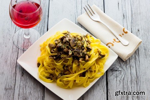 Pasta with mushrooms - 5 UHQ JPEG