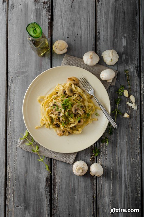 Pasta with mushrooms - 5 UHQ JPEG