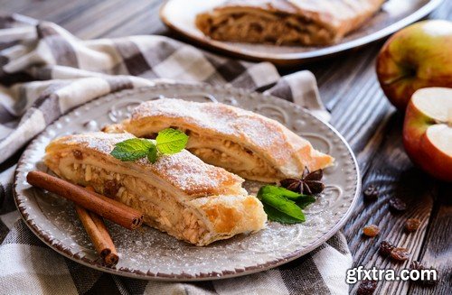 Apple strudel - 5 UHQ JPEG