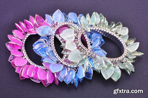 Collection of jewelry jewel gemstone bangle brooch 25 HQ Jpeg