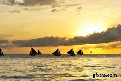 Beautiful Sunset and Sailboat - 12xUHQ JPEG