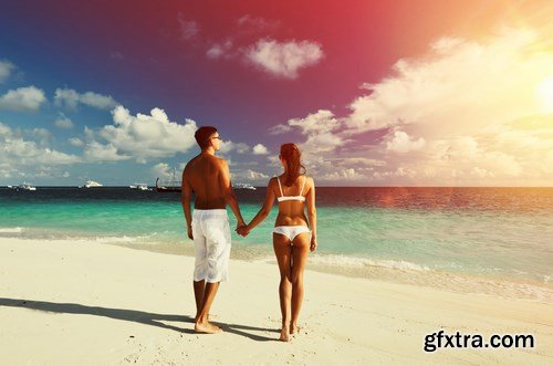 Couple on a Beach at Maldives - 8xUHQ JPEG