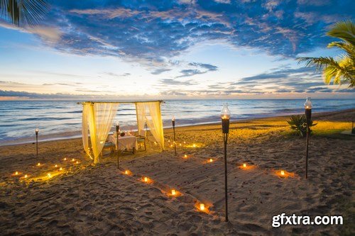 Romantic Dinner on the Ocean Coast - 11xUHQ JPEG