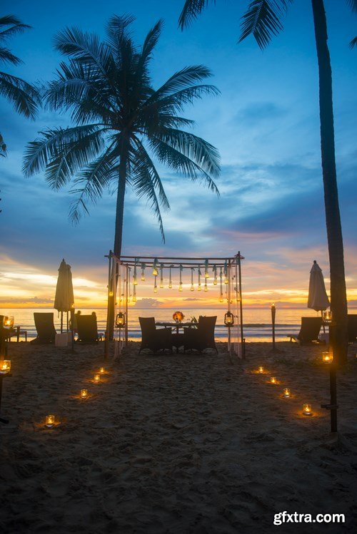 Romantic Dinner on the Ocean Coast - 11xUHQ JPEG