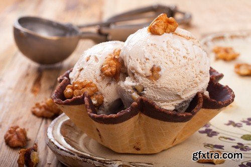 Ice cream with nuts - 5 UHQ JPEG