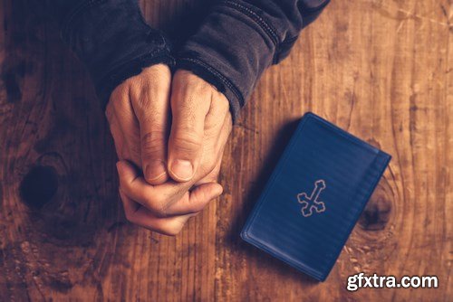 Christian bible and prayer - 7xUHQ JPEG Photo Stock