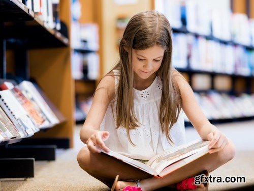 Girls Reading Books - 15x JPEGs