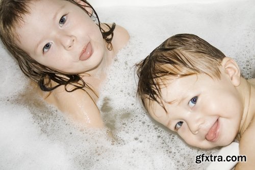 Collection of people bathing in a bath foam child woman man 25 HQ Jpeg