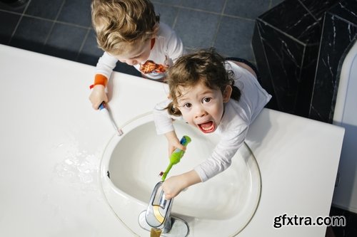 Collection of people bathing in a bath foam child woman man 25 HQ Jpeg