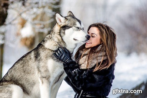 Girl plays with a Husky - 14 UHQ JPEG