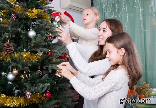 Decorating christmas tree - 11UHQ JPEG