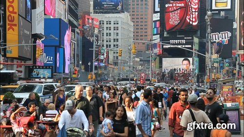 Times square crowds 3