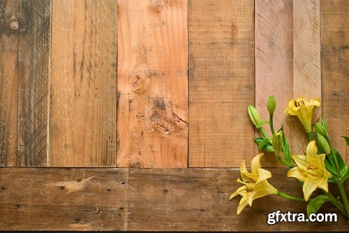 CM - Rustic Flower Photo Set On Wood 2158657