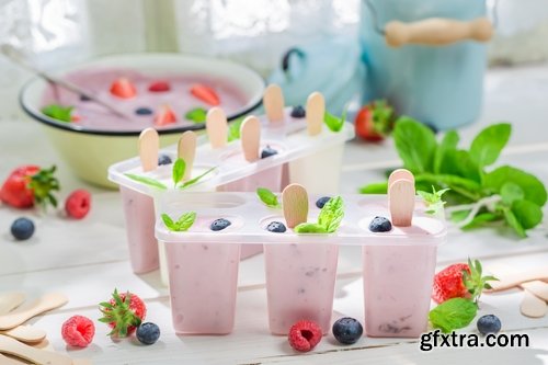 Milkshake drink cream chocolate mousse with fruit milk 25 HQ Jpeg