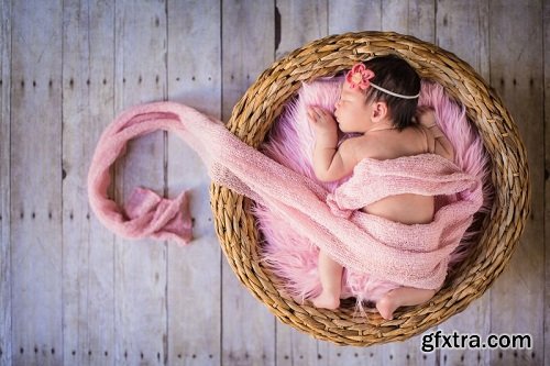 SLR Lounge - Newborn Photography Workshop