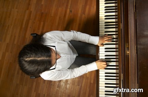 Pianist piano Clavier keyboard player symphonic music 25 HQ Jpeg