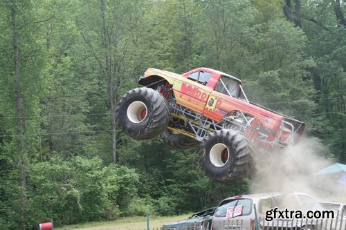 Monster truck lorry car on big wheels bigfoot 25 HQ Jpeg