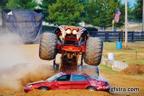 Monster truck lorry car on big wheels bigfoot 25 HQ Jpeg