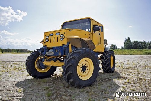 Monster truck lorry car on big wheels bigfoot 25 HQ Jpeg