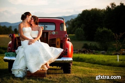 Thea Dodds - Posing Two Brides