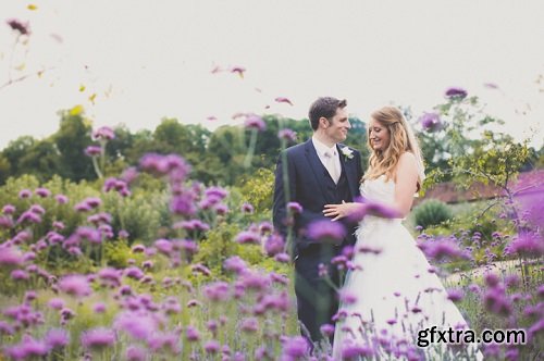 Joe Buissink - Wedding Photography: Bride and Groom Getting Ready