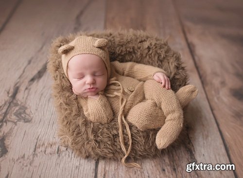 ?Dewdrops Photography by Amy McDaniel - ??Newborn Posing and Editing