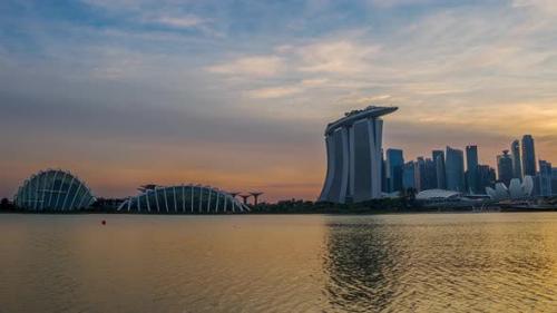 Udemy - Sunset Sky and the Lights of Skyscrapers in Singapore