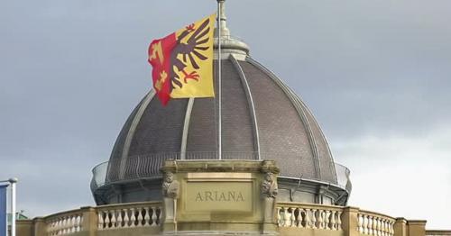 Geneva Flag on Musee Ariana Roof, Swiss Museum of Ceramics and Glass, - 4XVJPSU