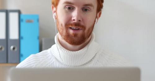 Man with Red Hairs Video Chat, Talking Online - AUH56ZF